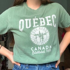 Vintage-feel Québec T-shirt